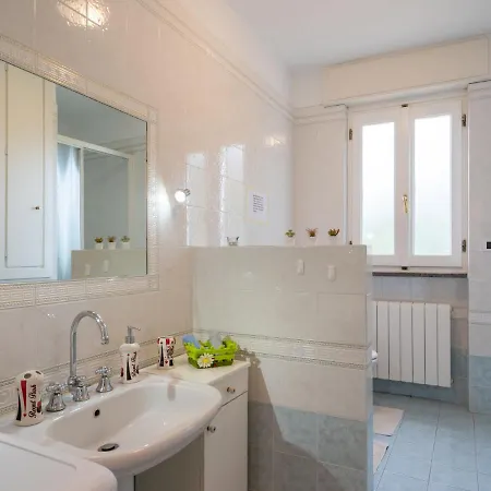 Primavera - Pgi130 By Interhome Poggi