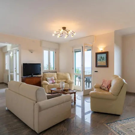 Primavera - Pgi130 By Interhome Poggi